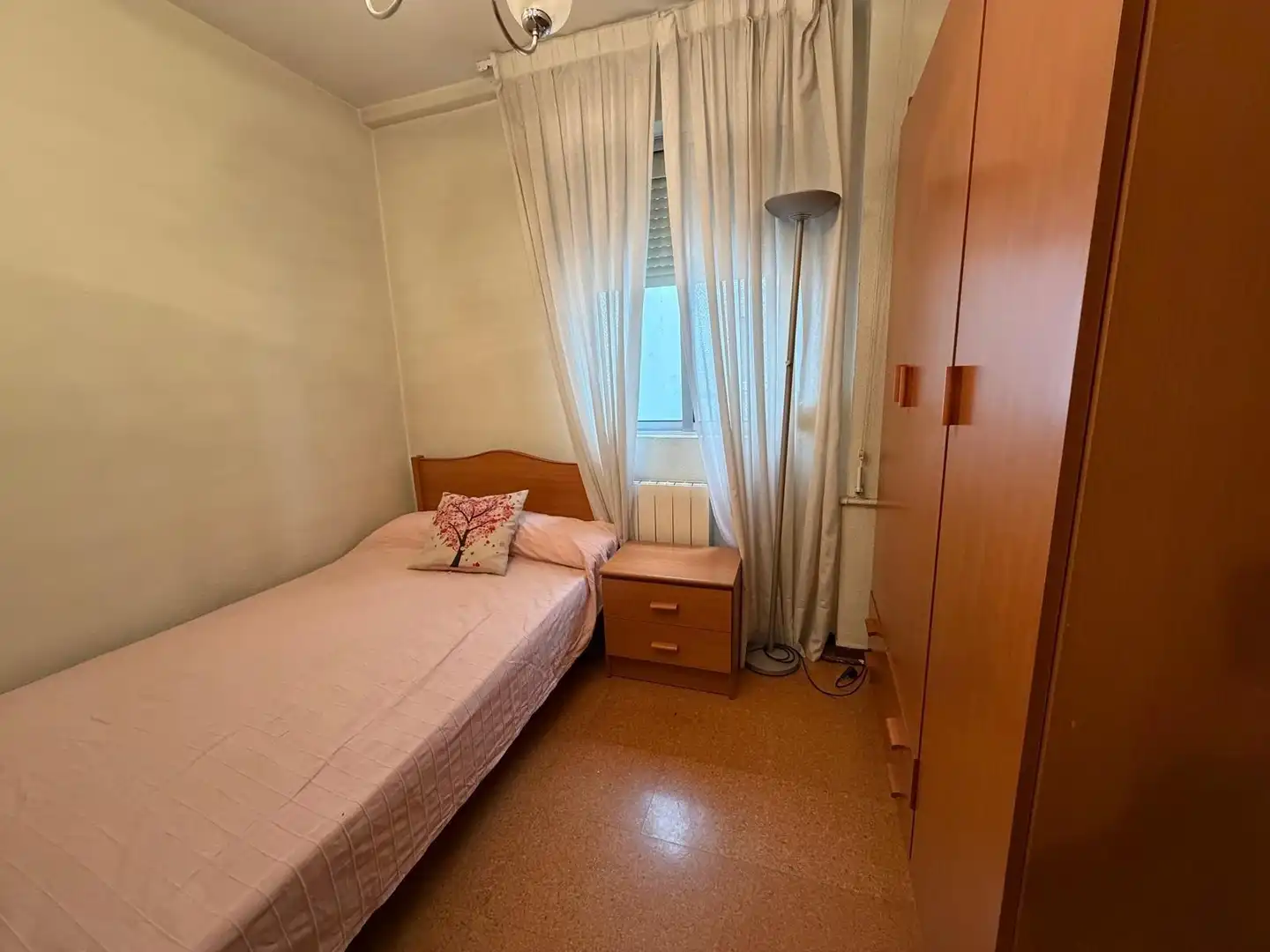 Habitación de Piso de alquiler en Valladolid con Calefacción, Terraza y Amueblado