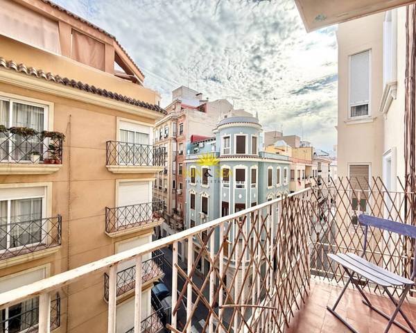 Piso en Alquiler en Barrio del Centro