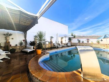 House with pool for sale in Salar