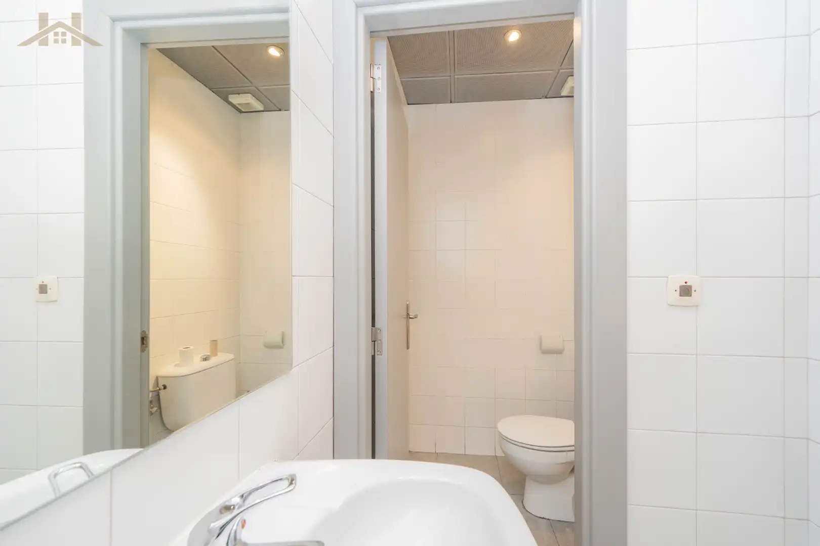 Baño de Local de alquiler en Collado Villalba con Aire acondicionado y Calefacción