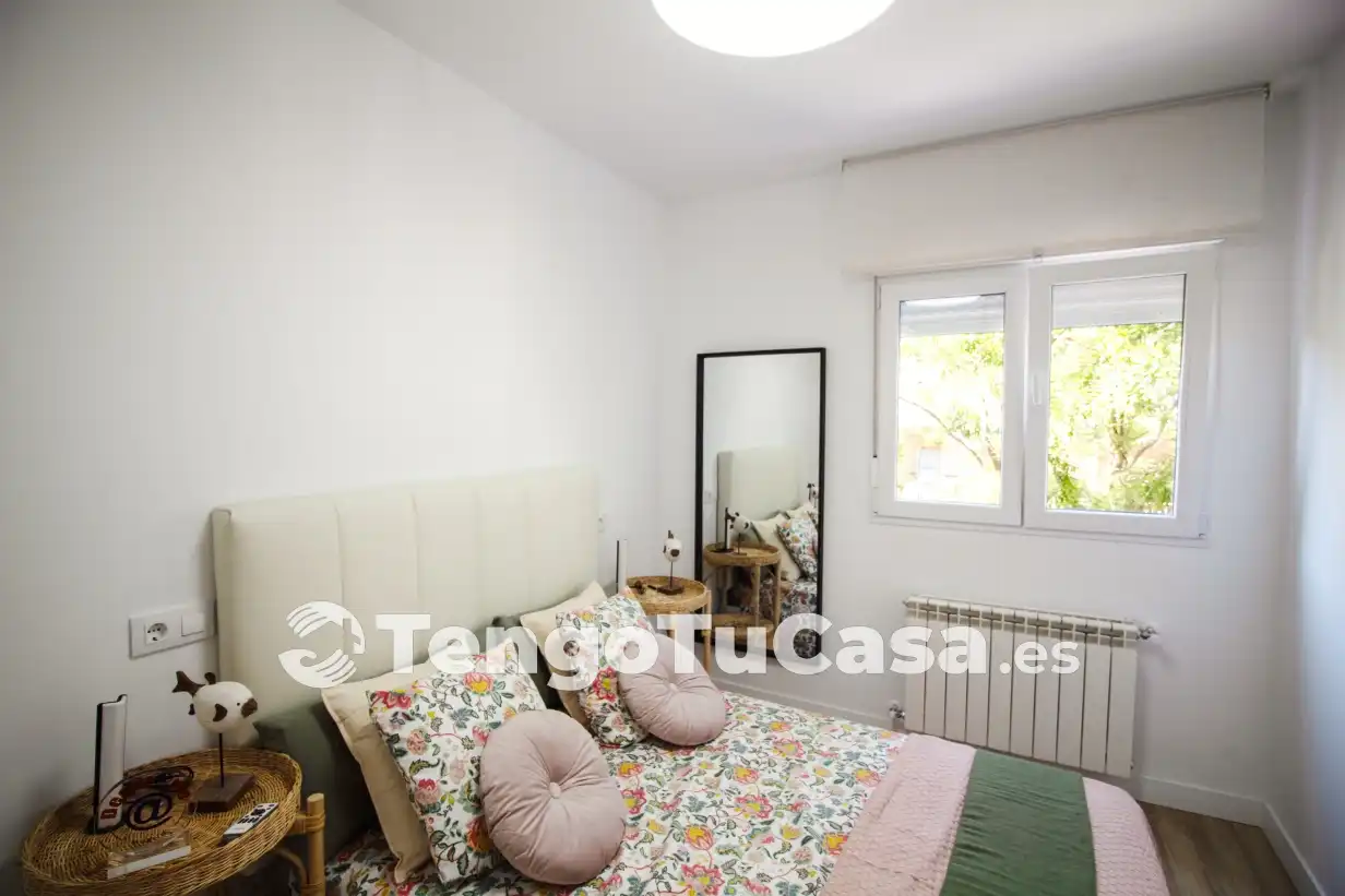 Bedroom of Flat for sale in Madrid  with Air Conditioner, Heating and Parquet flooring