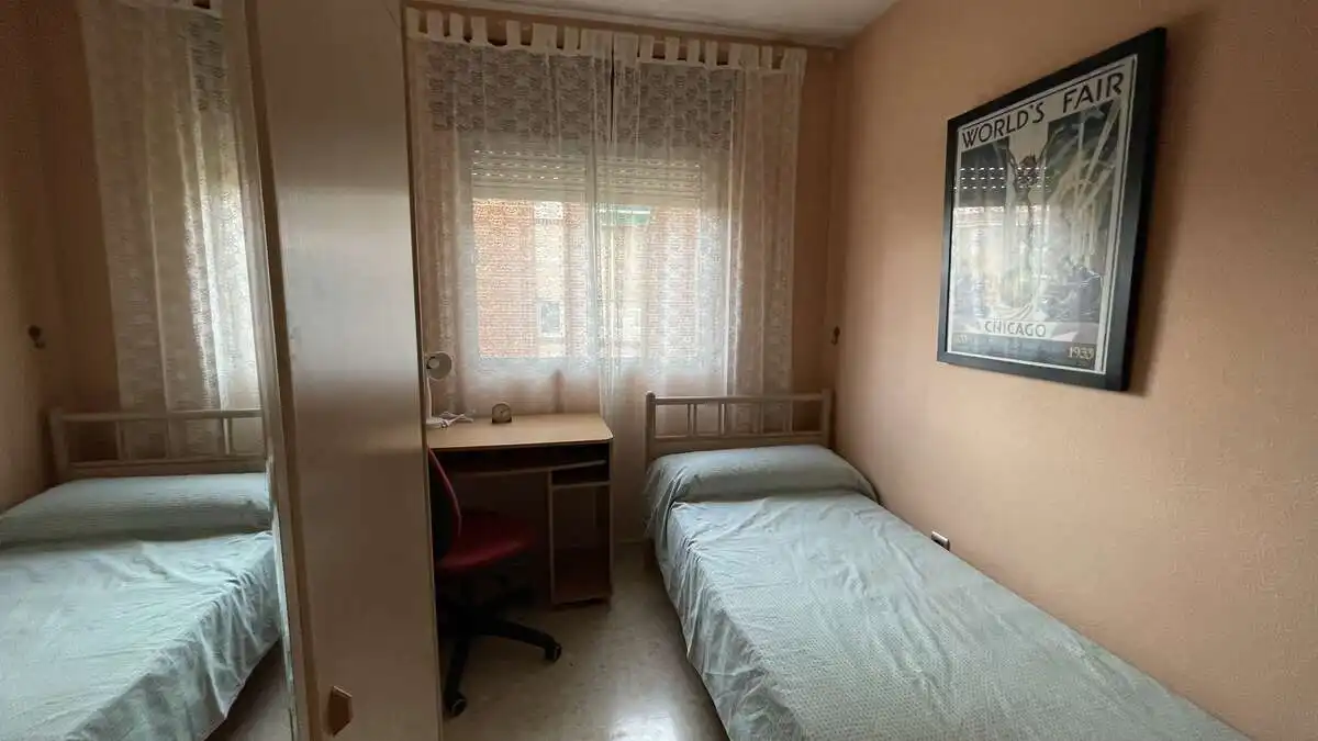 Bedroom of Flat for rent in Granada  with Air Conditioner, Heating and Terrace