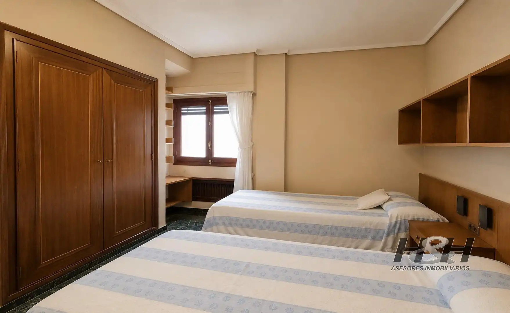 Habitación de Piso en venta en Valencia con Aire acondicionado, Calefacción y Balcón