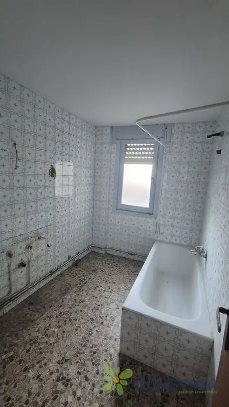 Baño de Piso en venta en Corella con Calefacción