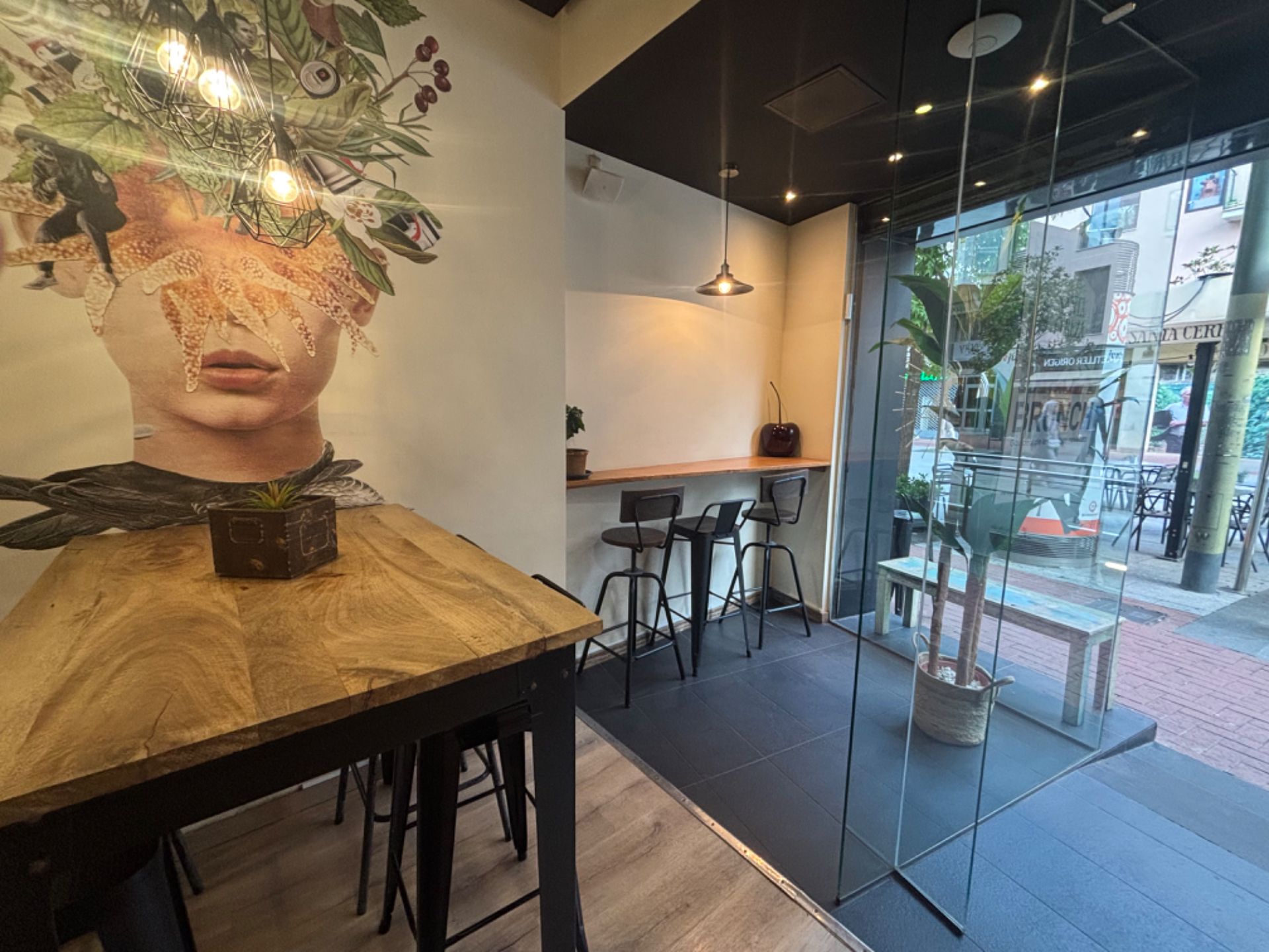 Local en traspaso en Terrassa con Terraza