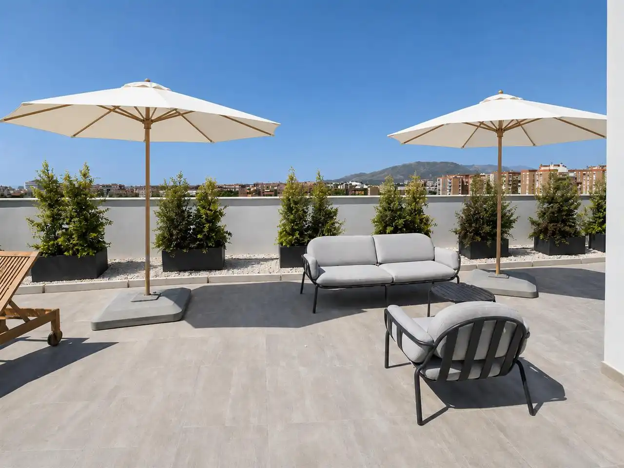 Terrassa de Pis de lloguer en Málaga amb Piscina i Moblat