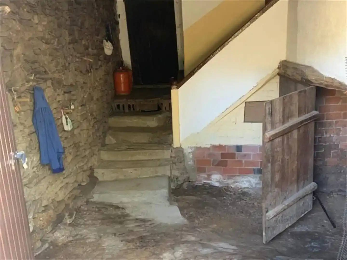 Casa adosada en venda en Viana do Bolo amb Jardí privat, Traster i Moblat