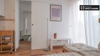 Bedroom of Flat to rent in  Madrid Capital  with Air Conditioner and Balcony