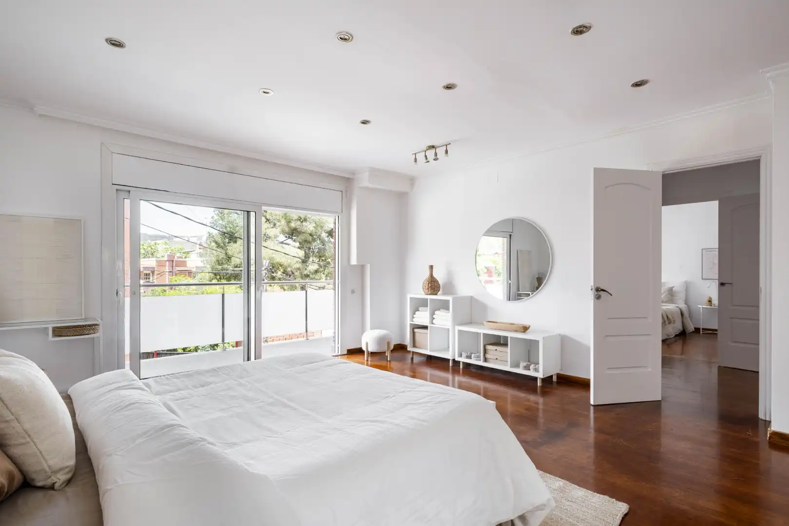 Dormitori de Casa o xalet en venda en Barcelona amb Aire condicionat, Calefacció i Jardí privat