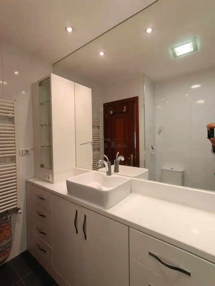 Bathroom of Flat for rent in Ourense Capital   with Heating, Parquet flooring and Furnished