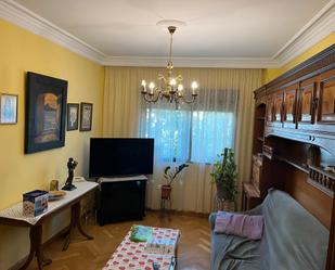 Sala d'estar de Pis en venda en  Madrid Capital amb Calefacció i Moblat