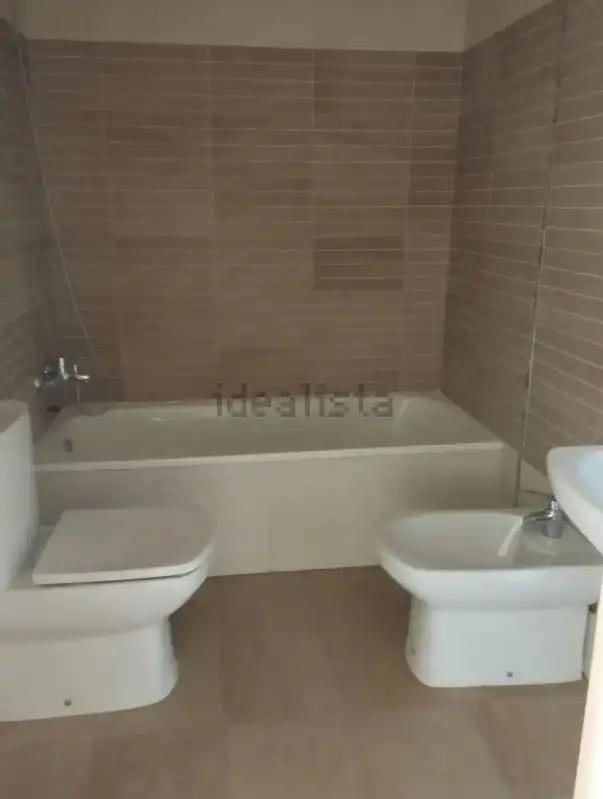 Bany de Casa o xalet de lloguer en Serra amb Terrassa i Piscina comunitària