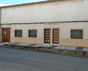 Vista exterior de Casa o xalet de lloguer en Viso del Marqués amb Terrassa