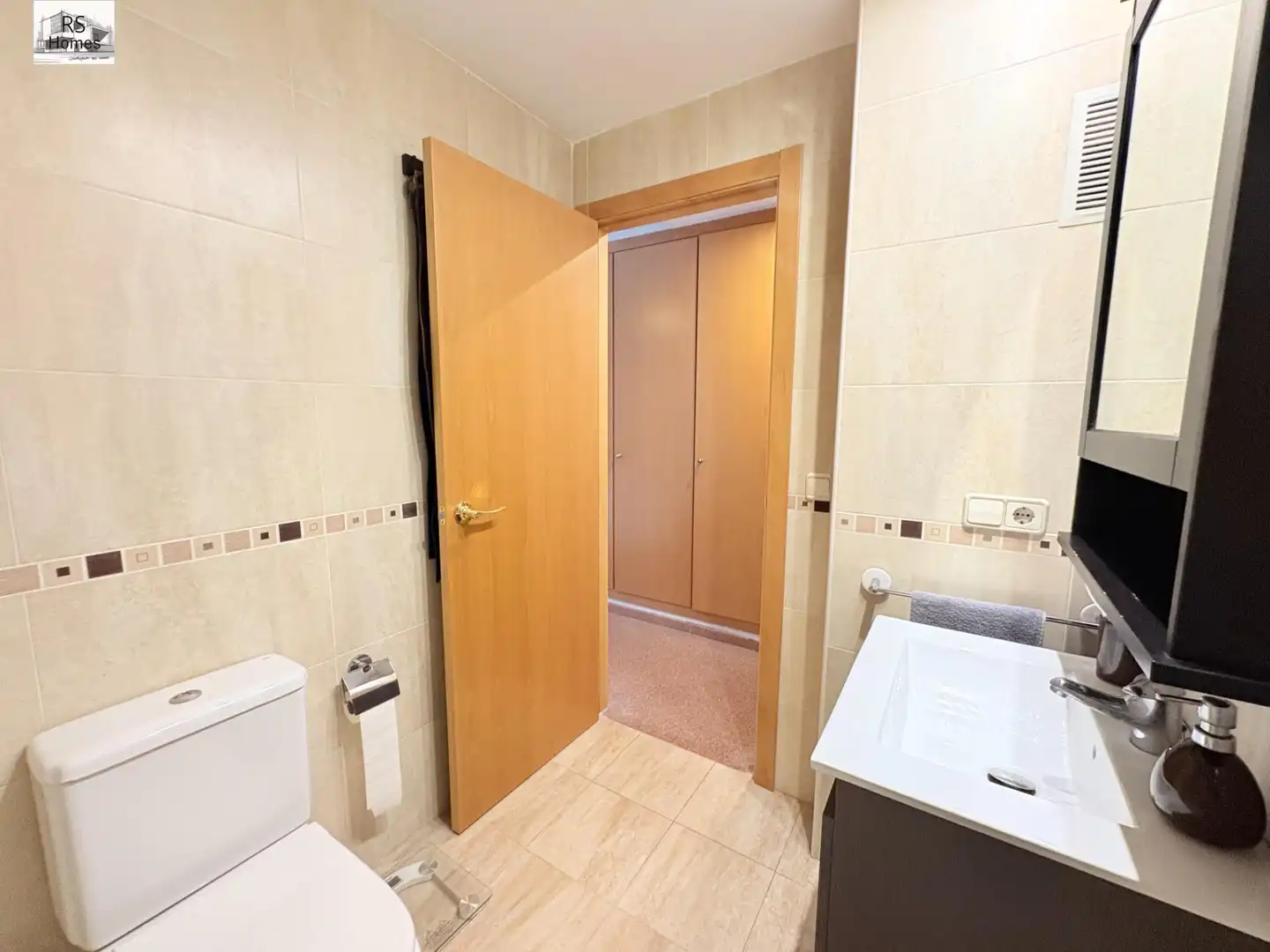 Bathroom of Flat for sale in Vilamarxant  with Air Conditioner, Heating and Storage room