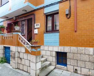 Vista exterior de Casa adosada en venda en Lena amb Calefacció, Terrassa i Traster