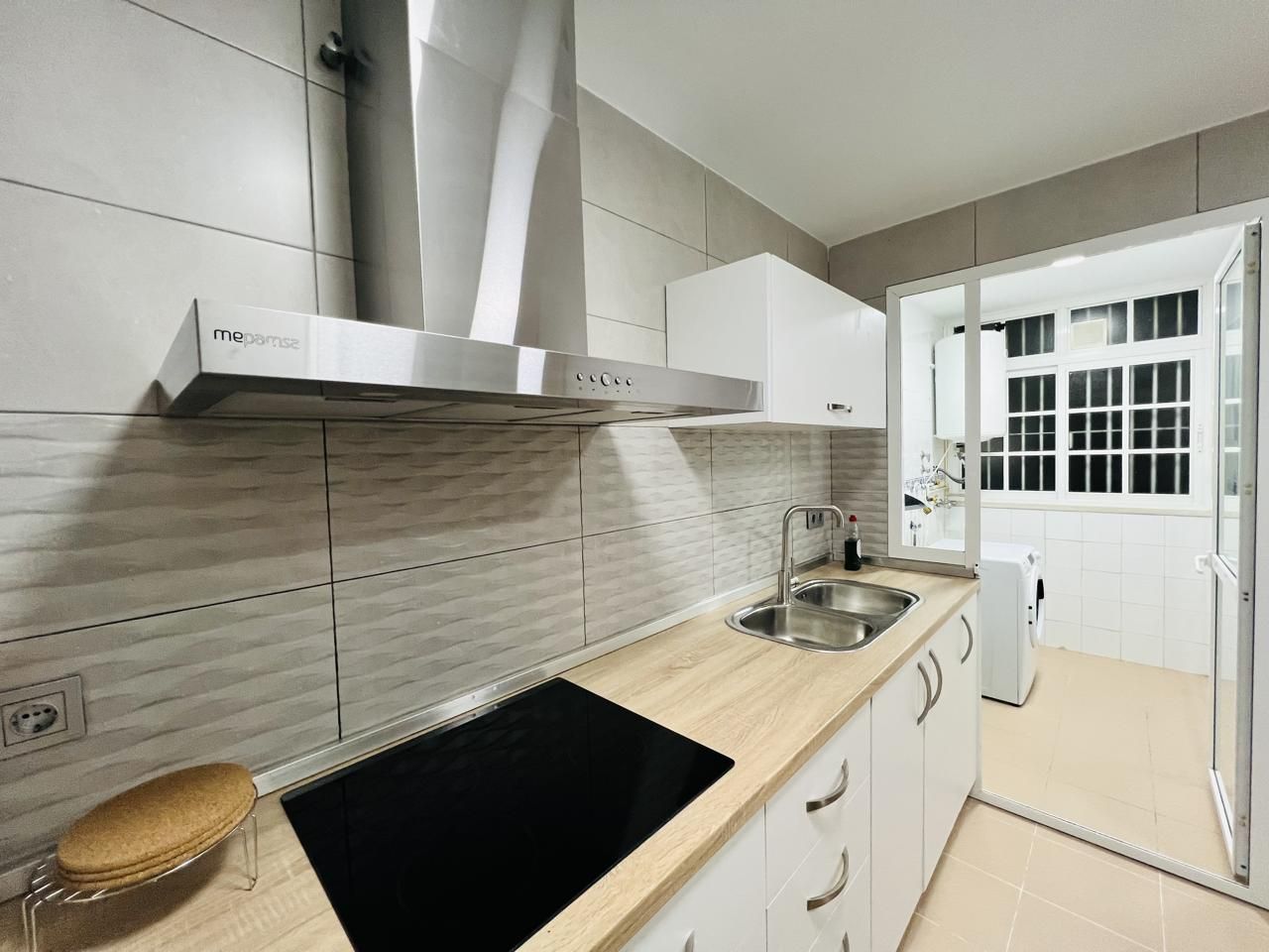 Cuina de Pis de lloguer en Málaga Capital amb Aire condicionat, Terrassa i Moblat