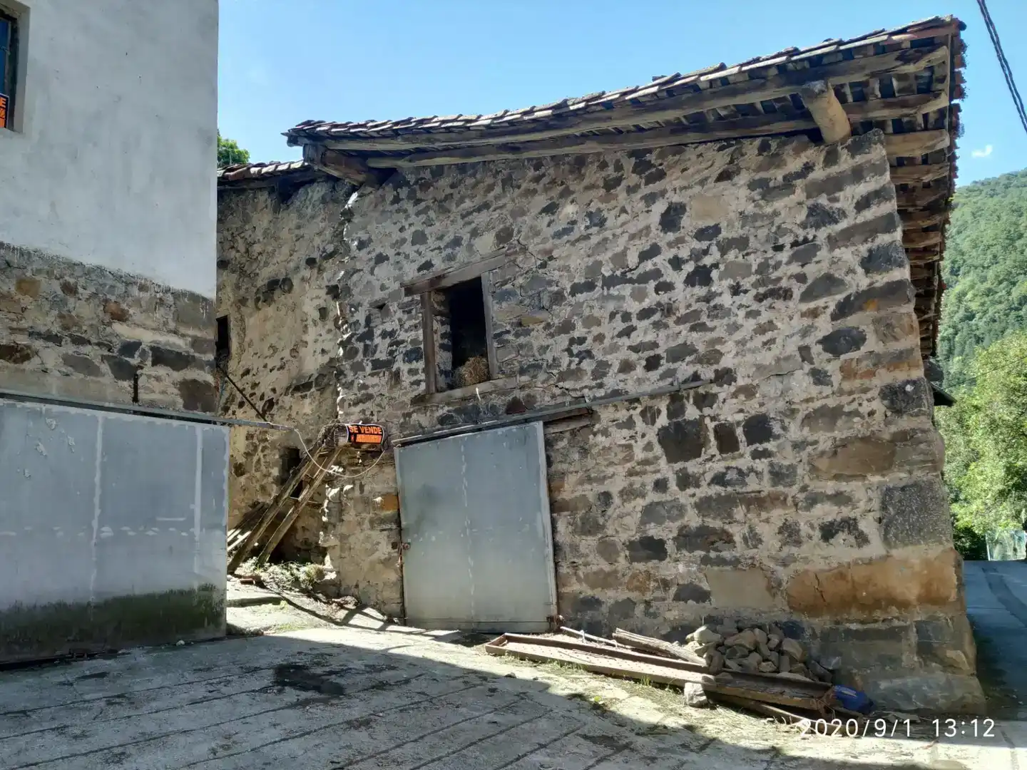 Vista exterior de Casa adosada en venda en Camaleño