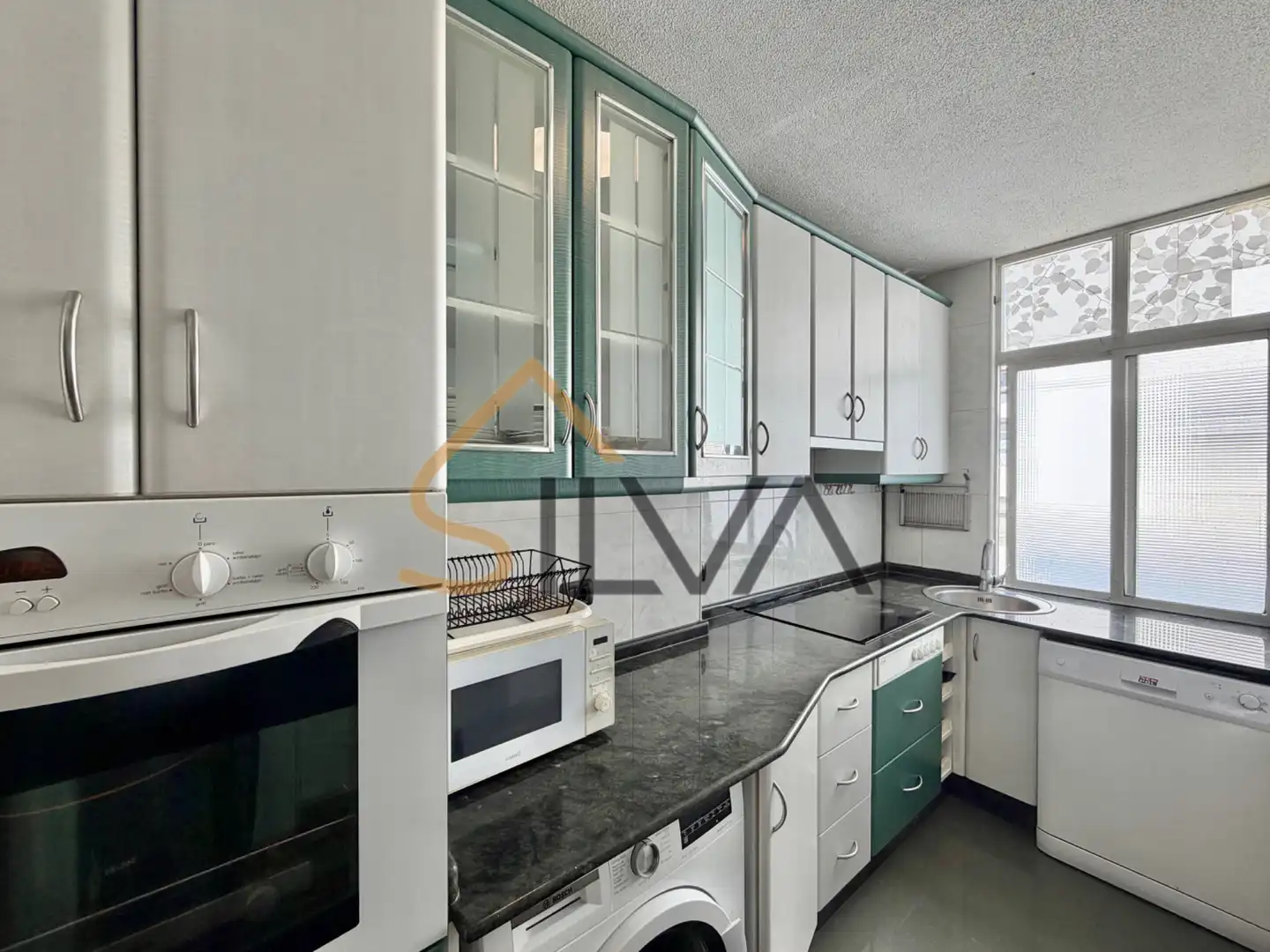 Cocina de Piso en venta en Lugo con Calefacción, Trastero y Amueblado