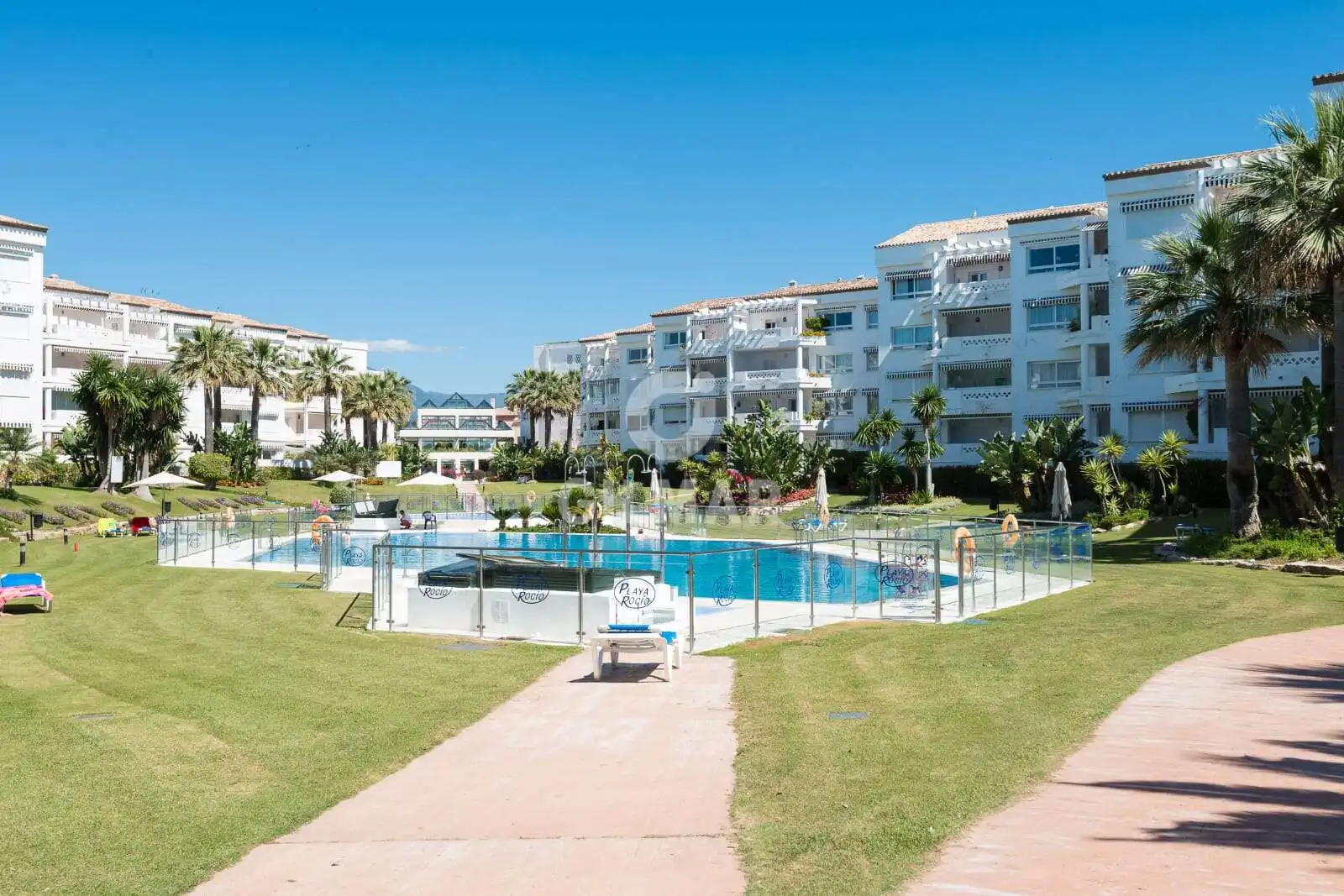 Vista exterior de Apartament en venda en Marbella amb Calefacció, Jardí privat i Traster