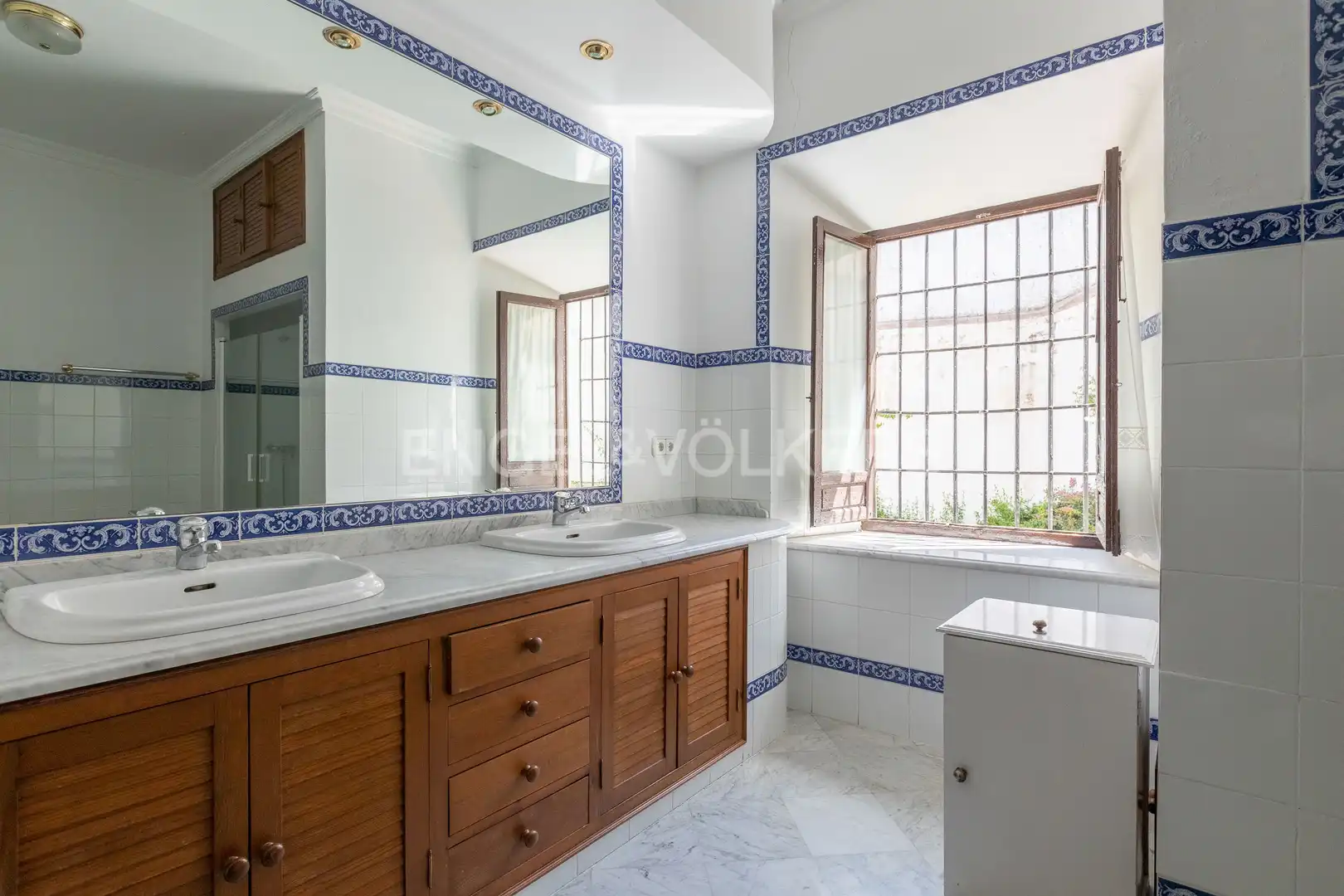 Bathroom of Houses for sale in Écija  with Air Conditioner, Heating and Private garden