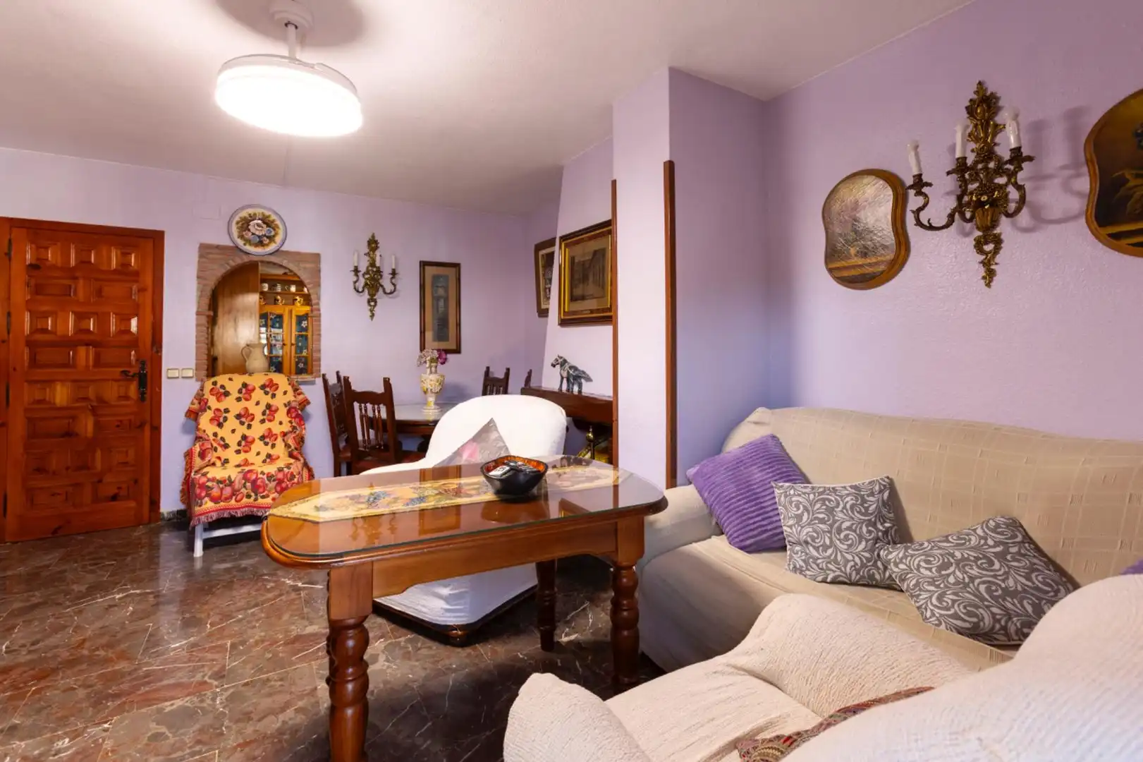 Wohnzimmer von Wohnung zum Verkauf in Almuñécar mit Klimaanlage, Privatgarten und Terrasse