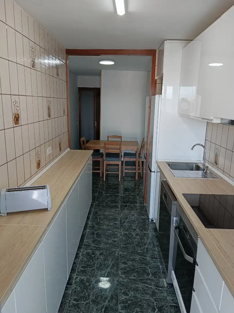 Habitación en Calle Pintor Velazquez, Norte - Universidad