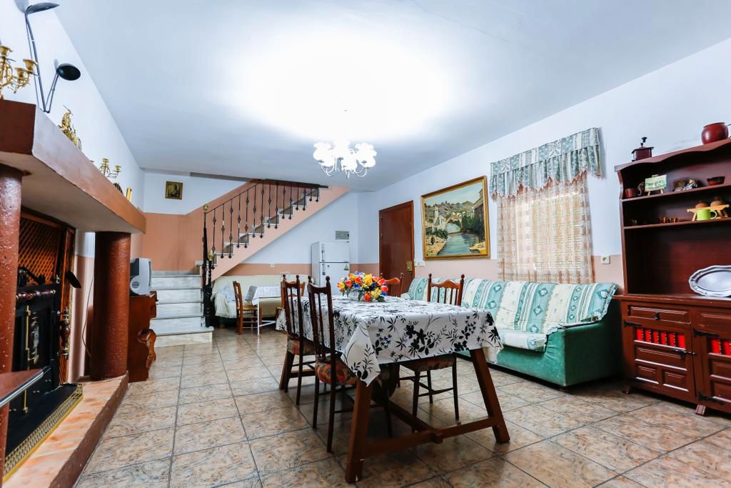 House or chalet for sale in  Jaén Capital  with Heating, Private garden and Terrace