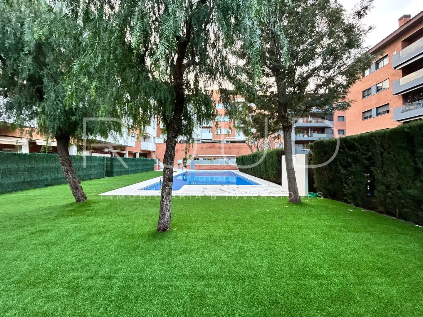 Swimming pool of Flat for sale in Castelldefels  with Air Conditioner, Heating and Private garden