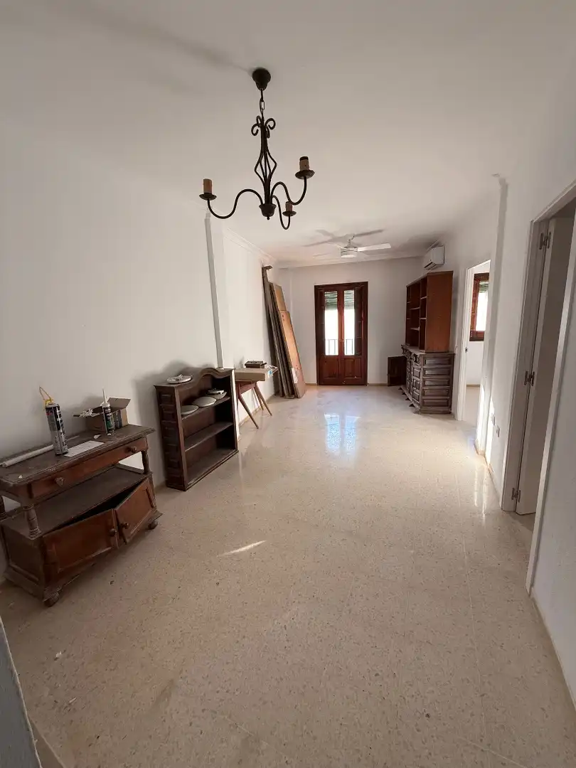 Flat for rent in Carmona  with Air Conditioner and Balcony