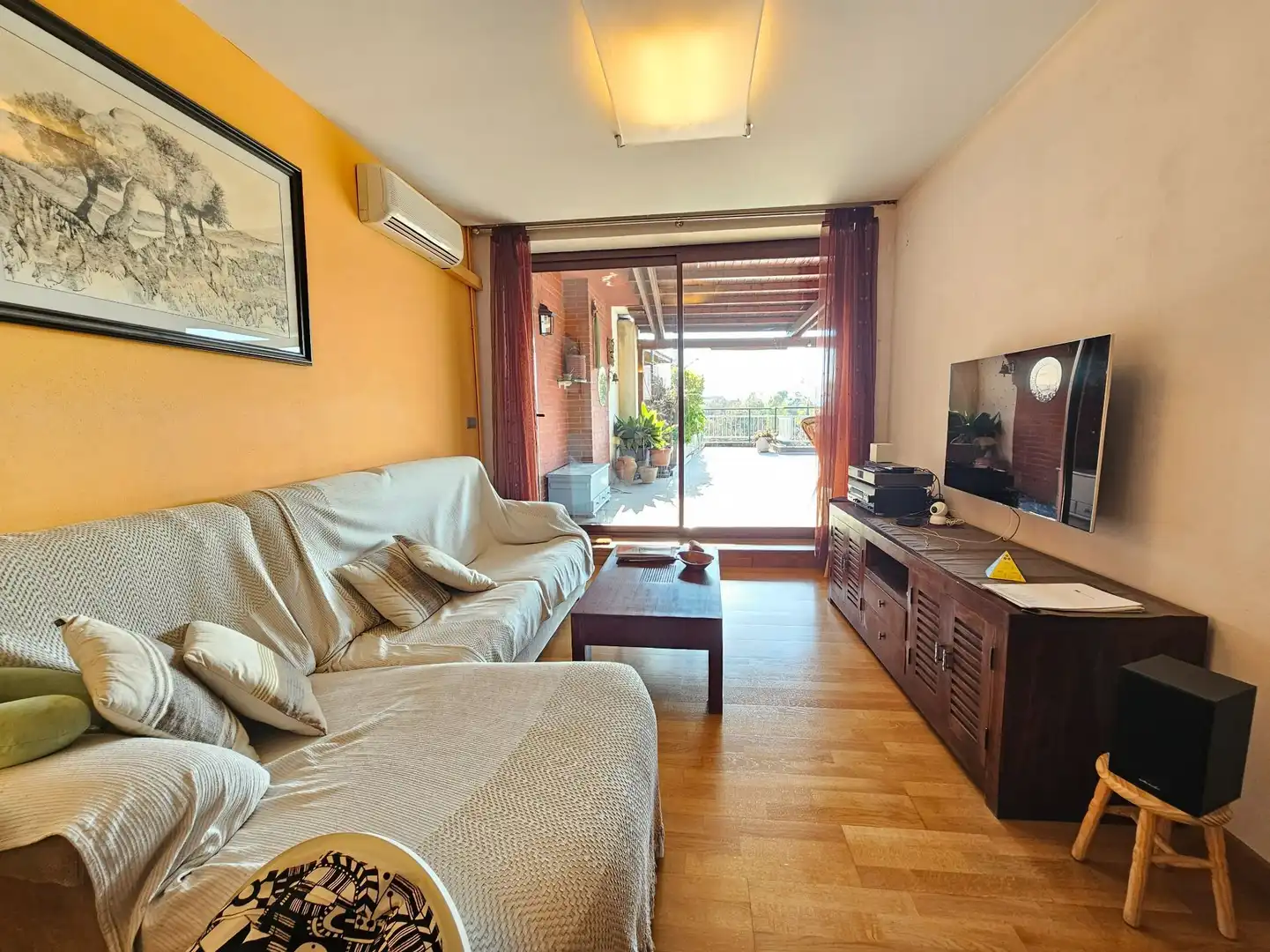 Living room of Attic for sale in Sant Just Desvern  with Air Conditioner, Heating and Terrace