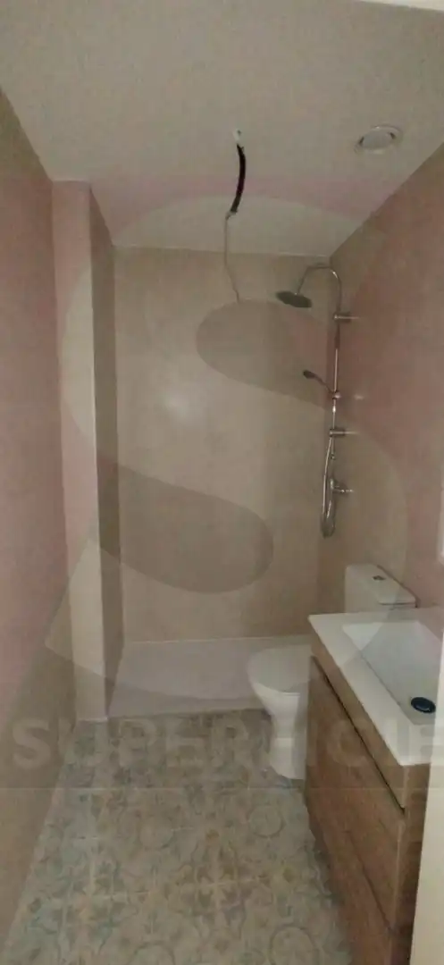 Bany de Pis en venda en Badajoz amb Aire condicionat, Calefacció i Parquet