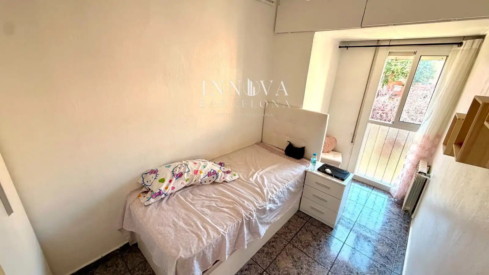 Bedroom of Flat for sale in Sabadell