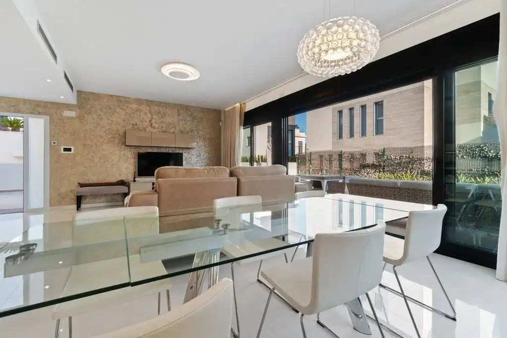 Villa mit Terrasse zum Verkauf in Calle Juan Marsé, imagen 8