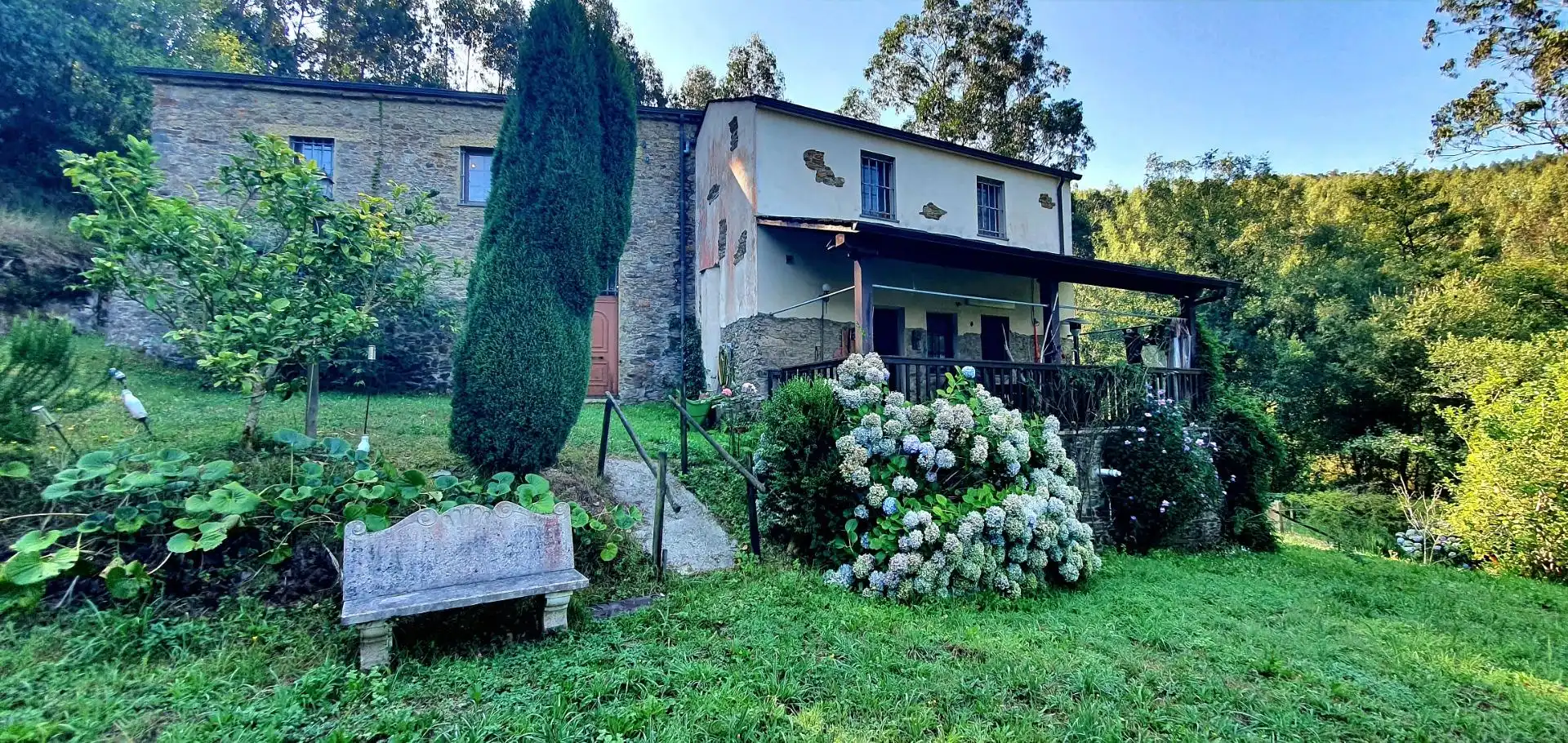 Vista exterior de Casa o chalet en venta en Castropol con Calefacción, Jardín privado y Terraza