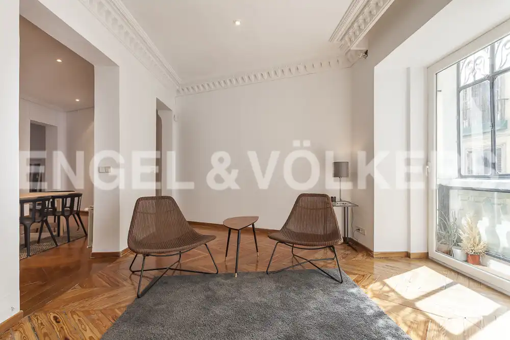 Living room of Flat for rent in Madrid  with Air Conditioner, Heating and Parquet flooring