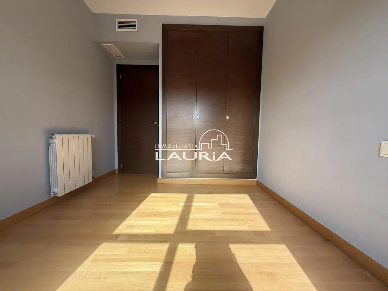 Bedroom of Flat for sale in Burjassot  with Air Conditioner, Heating and Private garden