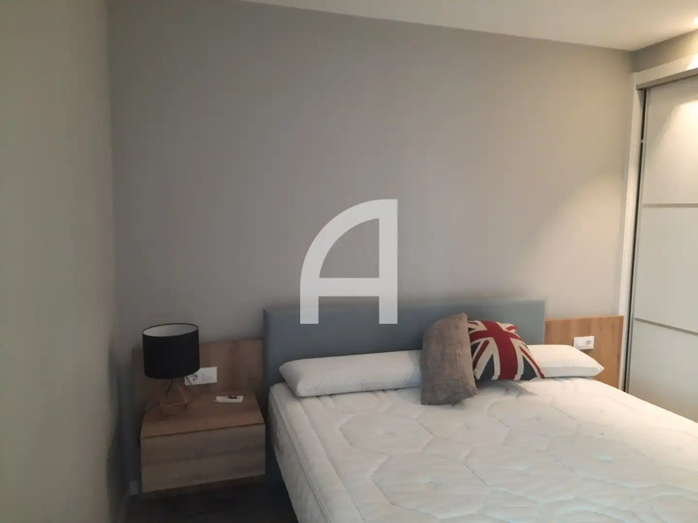 Habitación de Piso de alquiler en Girona con Aire acondicionado, Calefacción y Terraza
