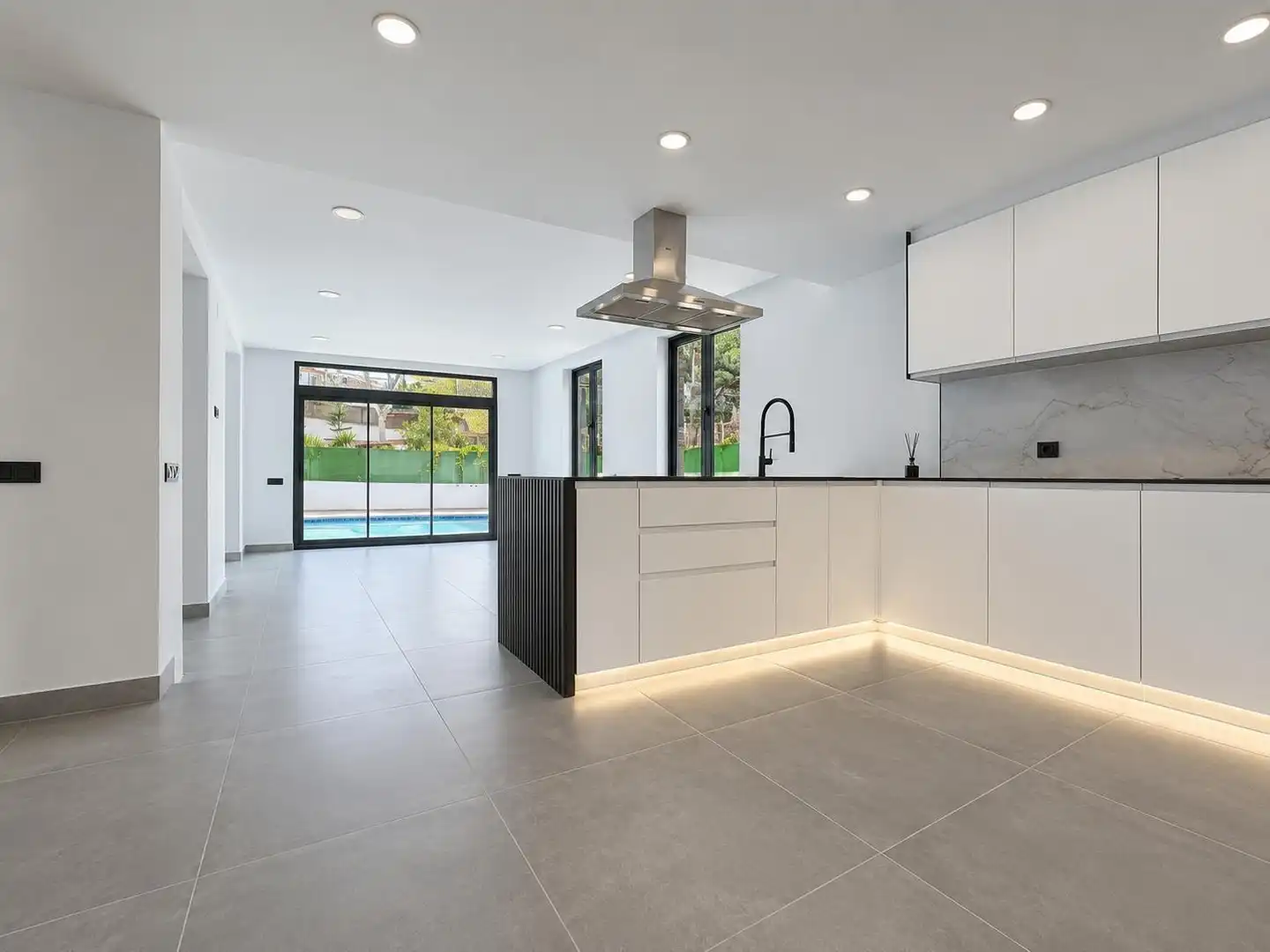 Cocina de Casa o chalet en venta en Calafell con Aire acondicionado, Calefacción y Jardín privado