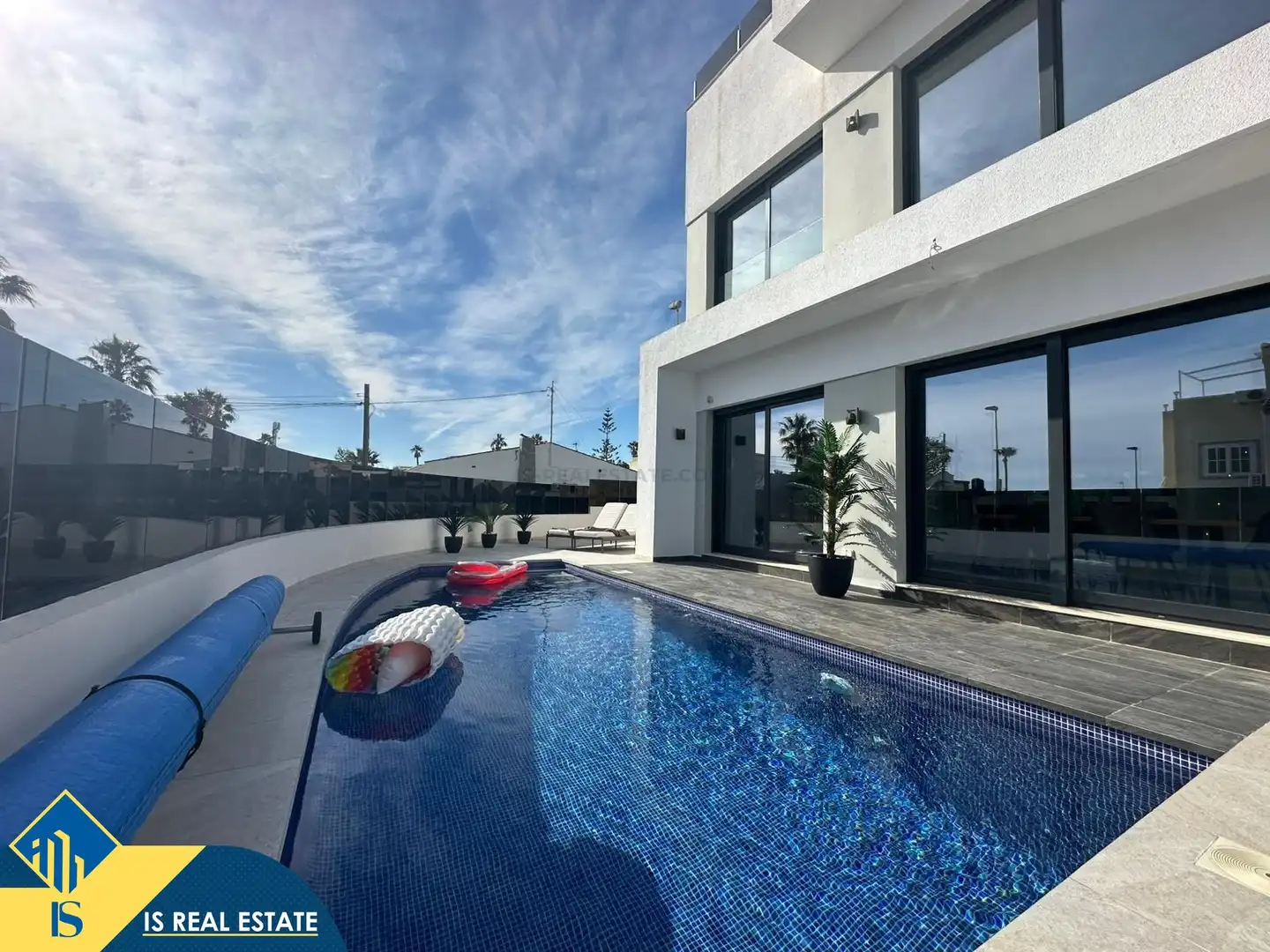 Villa mit Garten zum Verkauf in Playa de los Locos