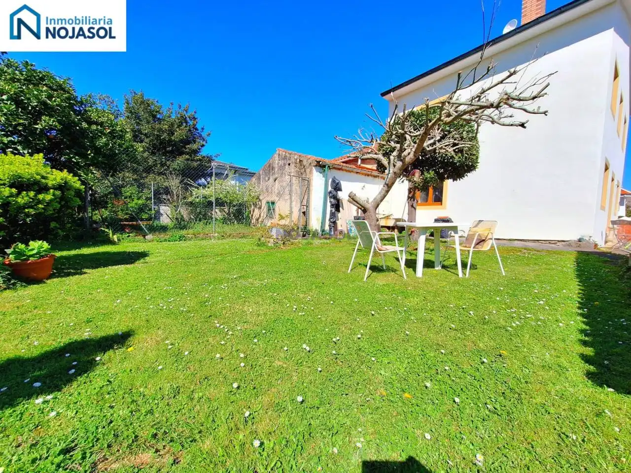 House with garden to rent in Calle ARCO 7