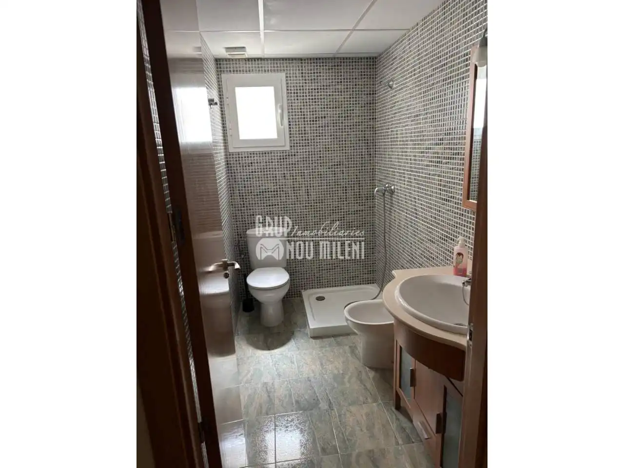 Badezimmer von Wohnung zur Miete in Catarroja mit Klimaanlage, Abstellraum und Balkon