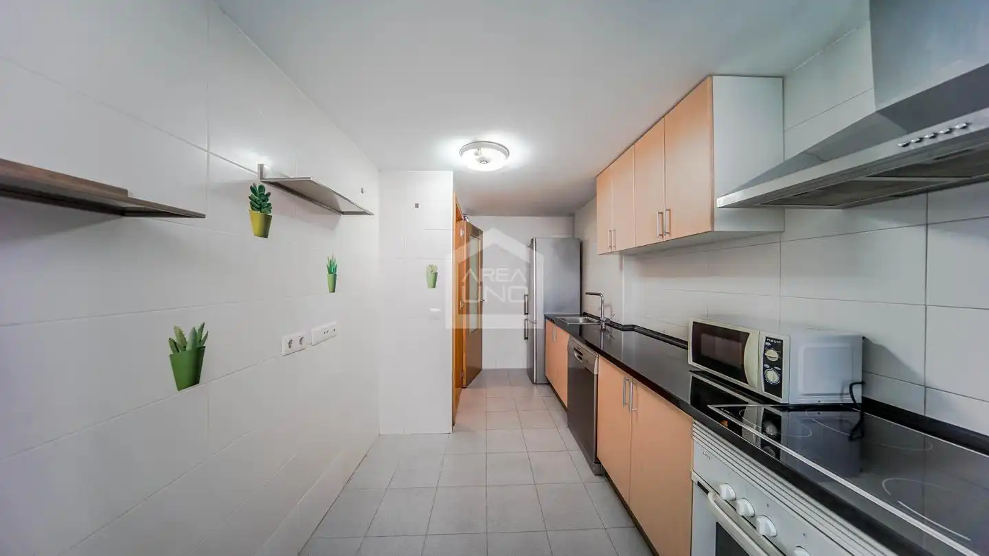 Cocina de Planta baja en venta en Alcorcón con Calefacción, Trastero y Piscina comunitaria