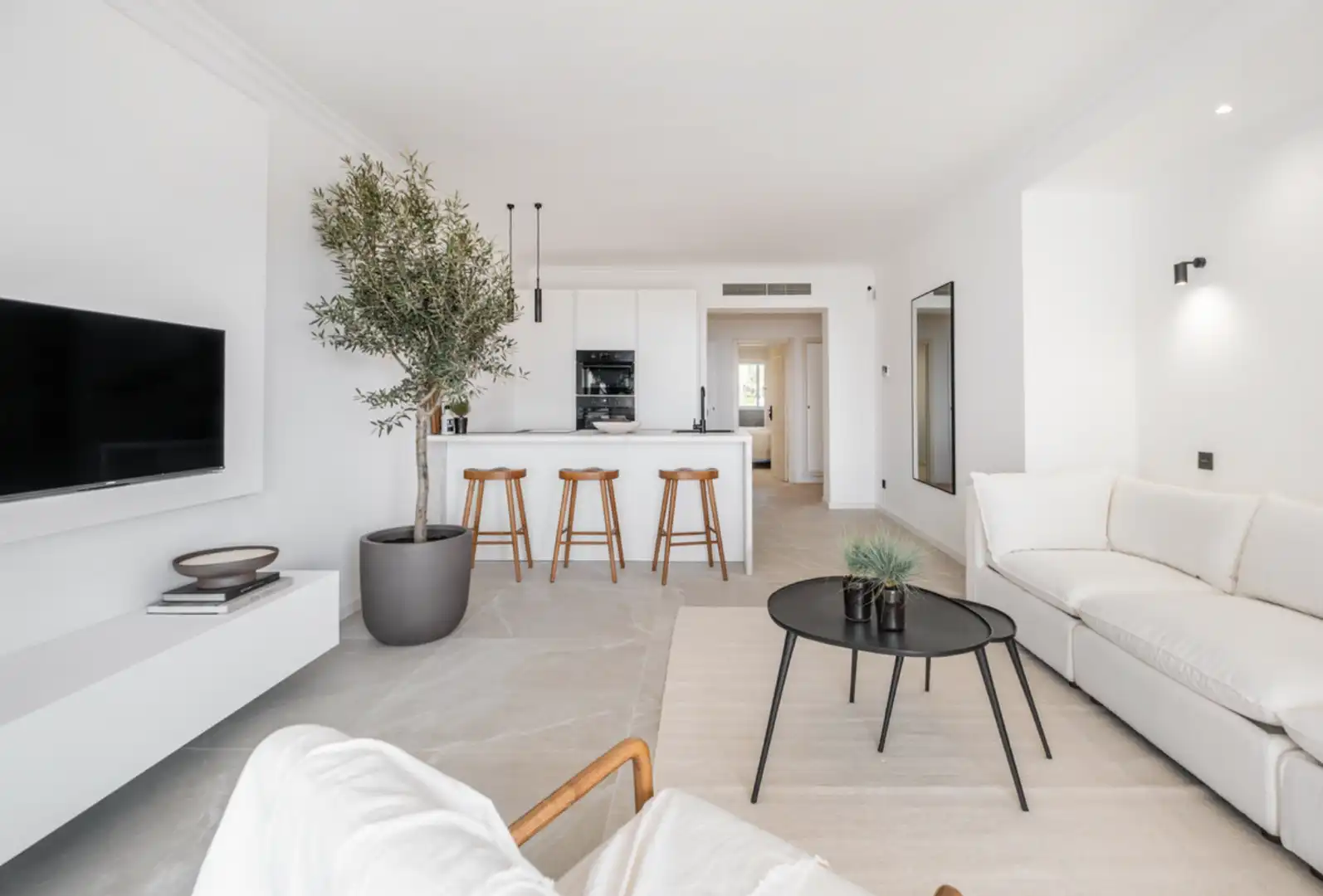 Apartamento con piscina en venta en Calle Diego de Almagro 4, imagen 2