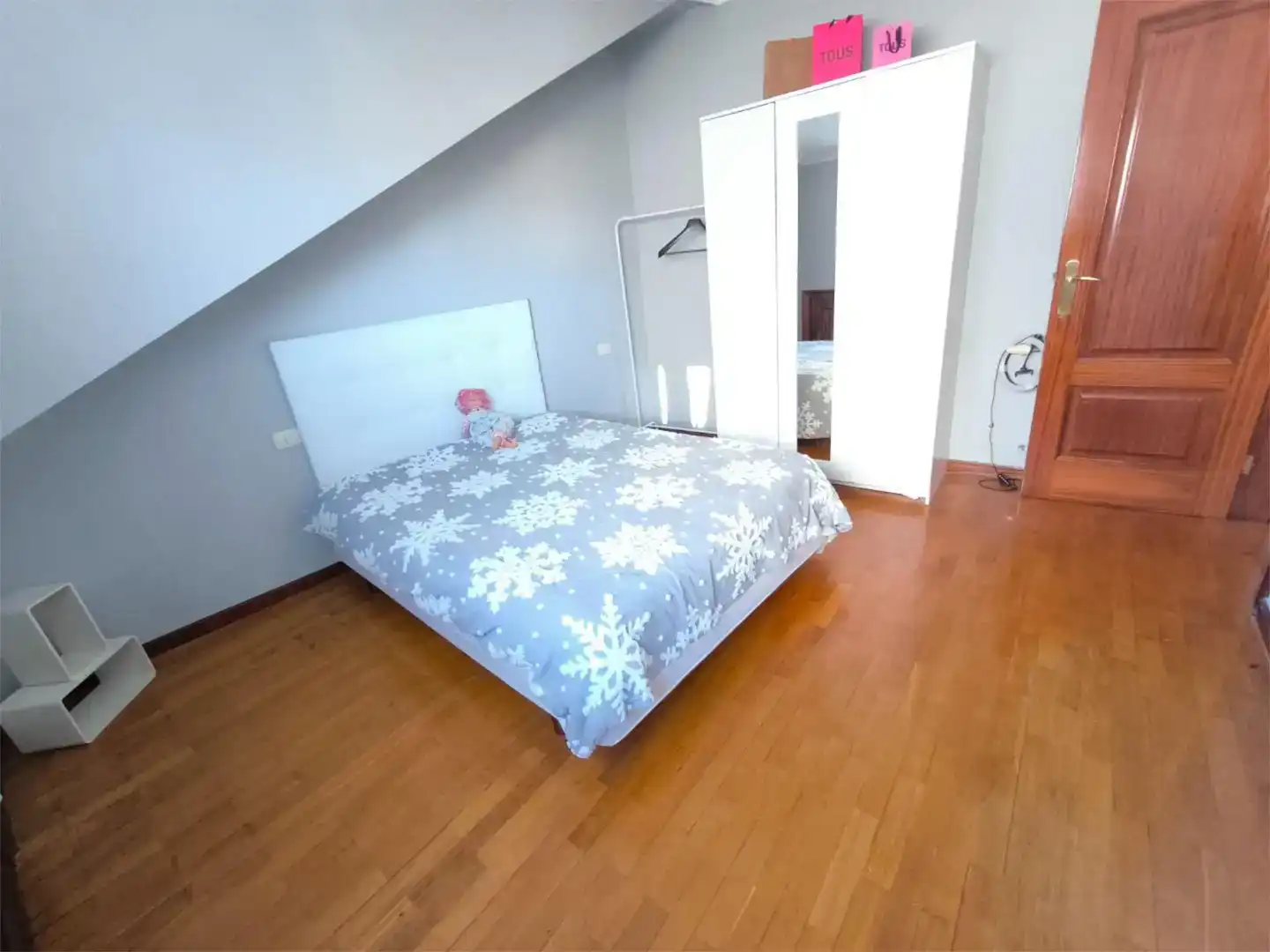 Habitación de Casa adosada en venta en Vigo  con Parquet, Trastero y Amueblado