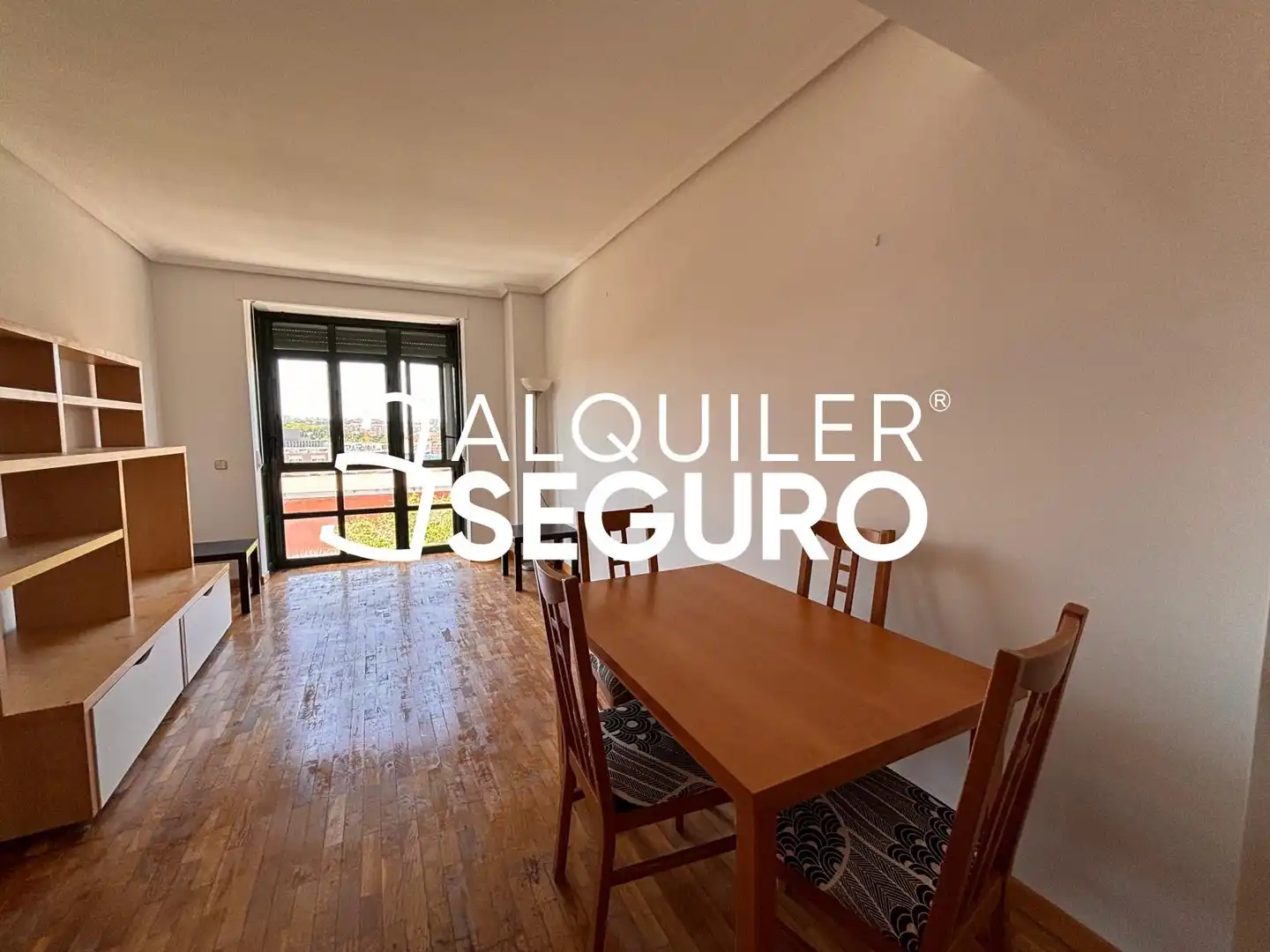 Flat for rent in Madrid  with Air Conditioner and Heating