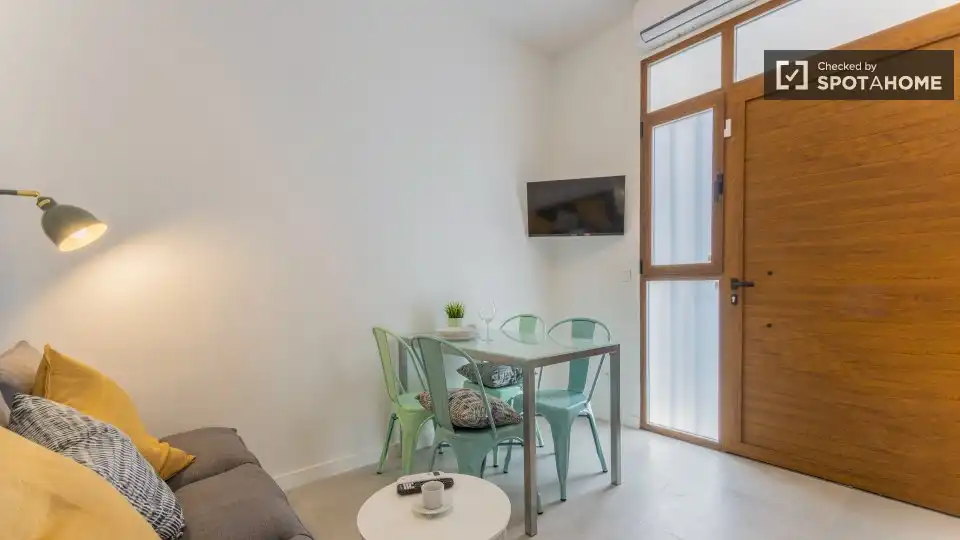 Living room of Flat for rent in Valencia  with Air Conditioner, Heating and Furnished