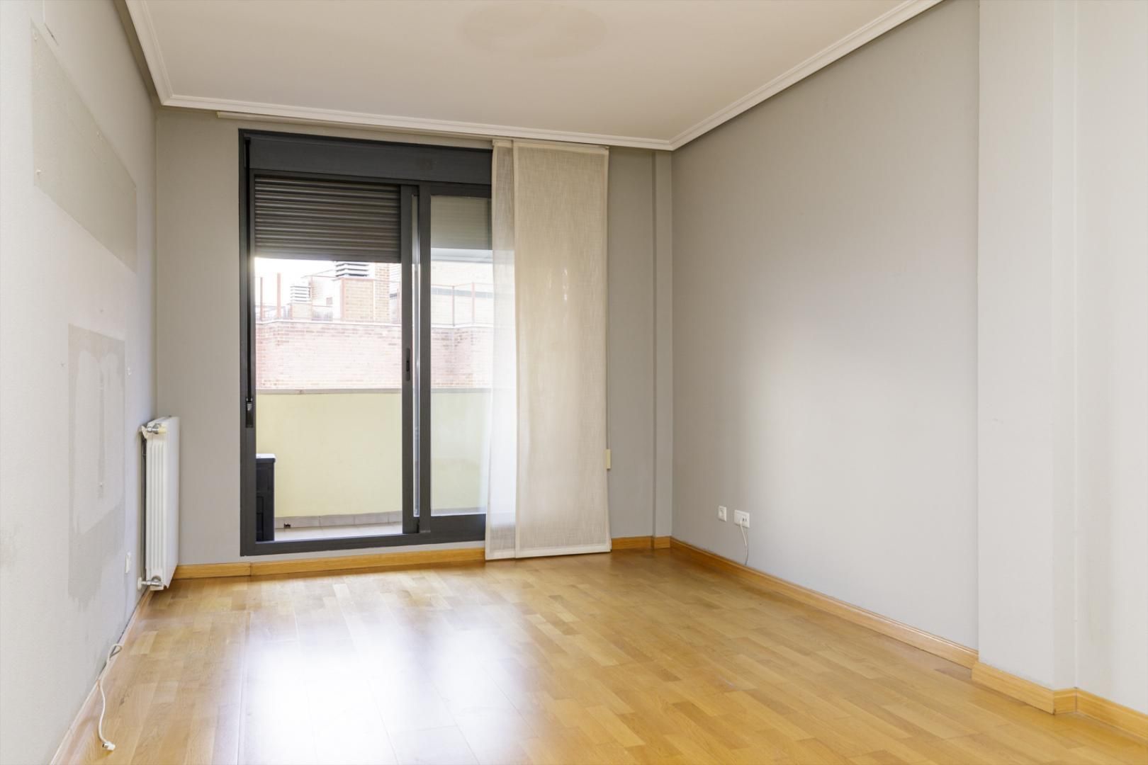 Dormitori de Pis en venda en  Zaragoza Capital amb Terrassa i Traster