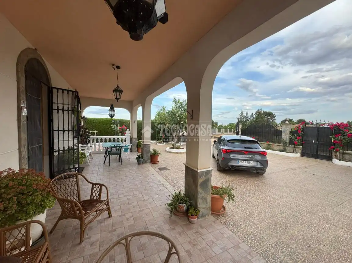 Exterior view of Country homes for sale in Almendralejo  with Air Conditioner and Furnished