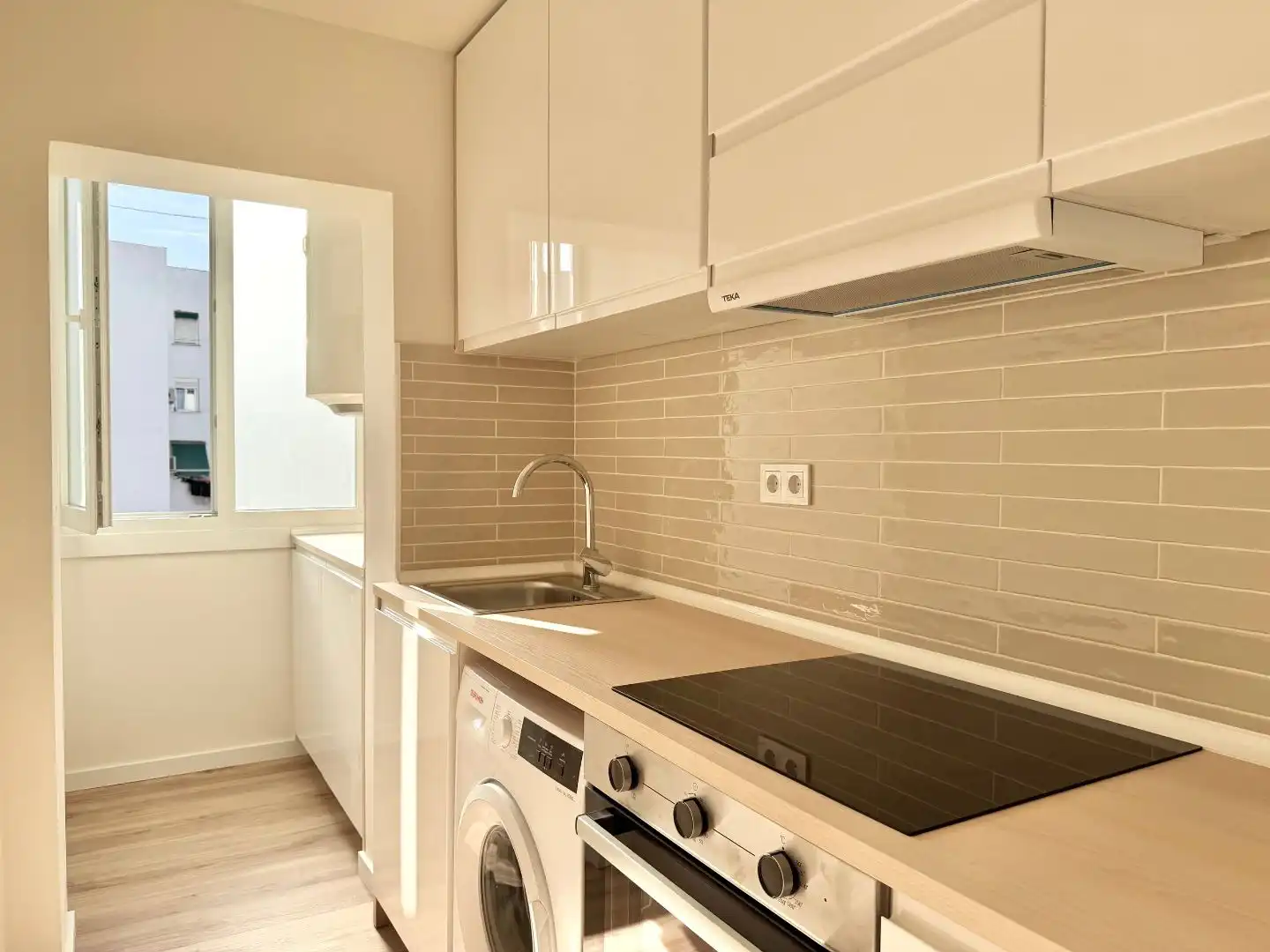 Cocina de Piso en venta en  Madrid Capital con Aire acondicionado