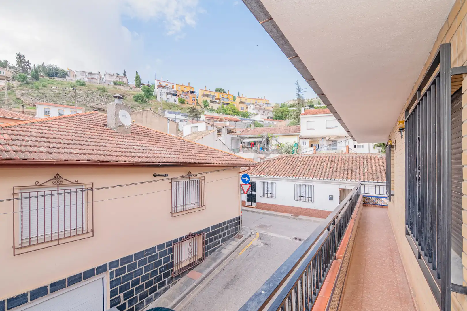 Exterior view of Houses for sale in Alfacar  with Terrace and Balcony